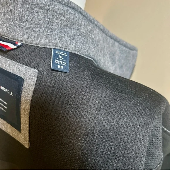Tommy Hilfiger Men’s XL Gray Winter Jacket Water Resistant Full Zip Pockets - Picture 10 of 12